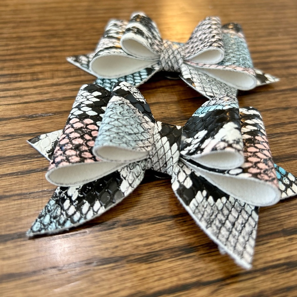 SOLD•Shoe Clips - Picture 2 of 3